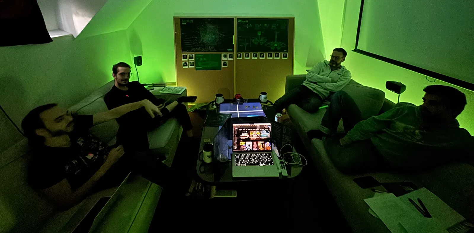 Friends playing the first crash-test Alien campaign where the Motion Tracker prototype was used